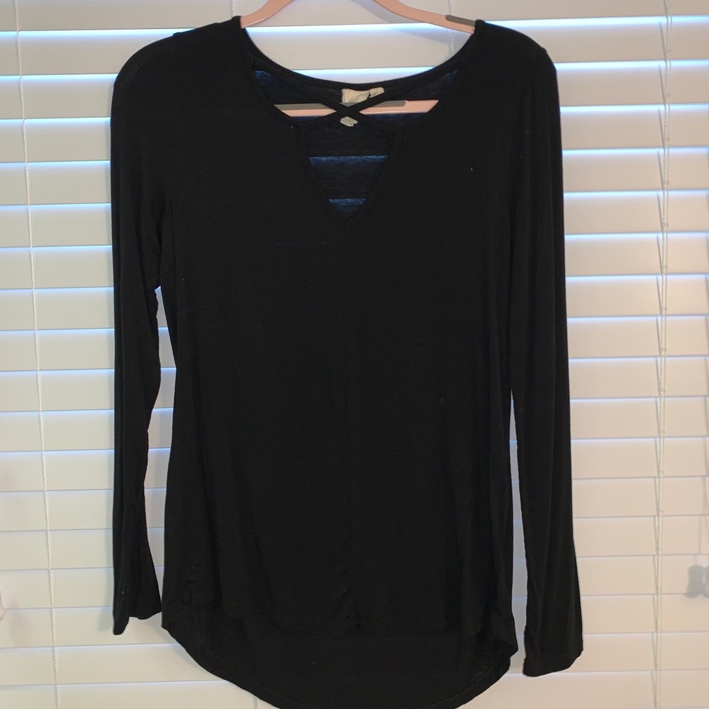 Long sleeve v neck cut out